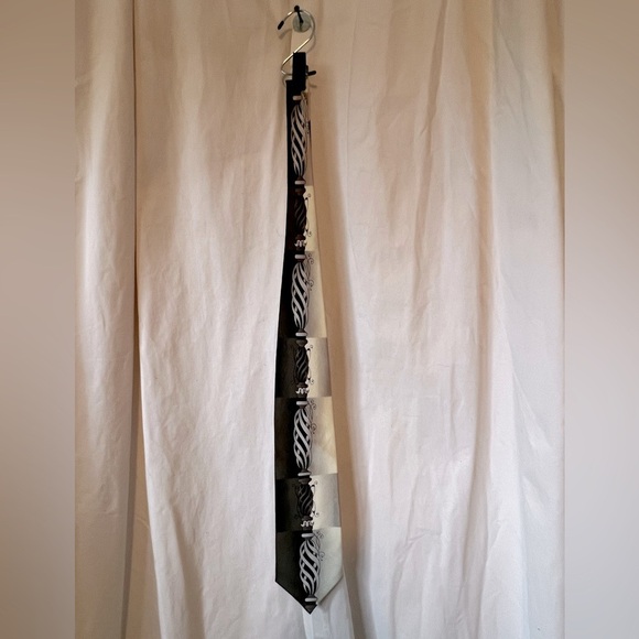 Giorgio Brutini  Collezione Men's 100% Silk Scarf Shades of Gray 4" x 58" - Picture 1 of 4